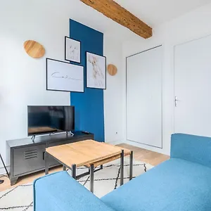 One-bedroom In Old Appartement Lille